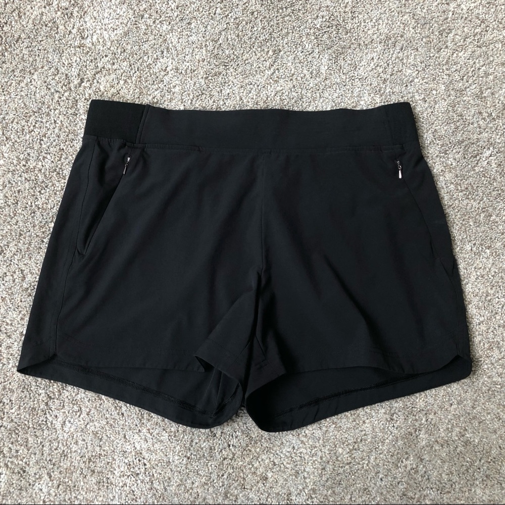 Calia by Carrie Underwood women’s black shorts size large